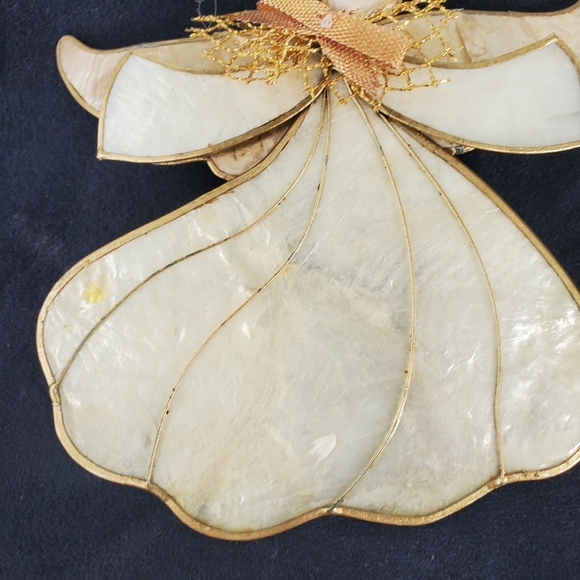 Angel Christmas Ornament Capiz Shell 6"x5" Vintage Porcelain Face Gold Tone Wire - Picture 3 of 7